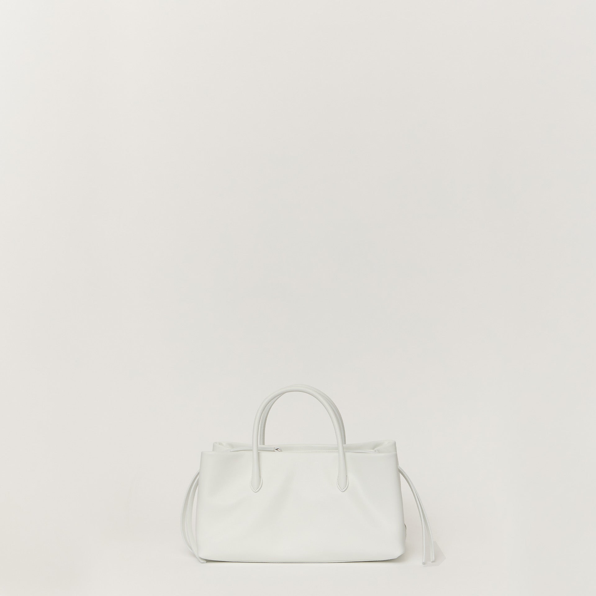 1度使用のみ極美品】MARY AL TERNA オフホワイト ハンドバッグ