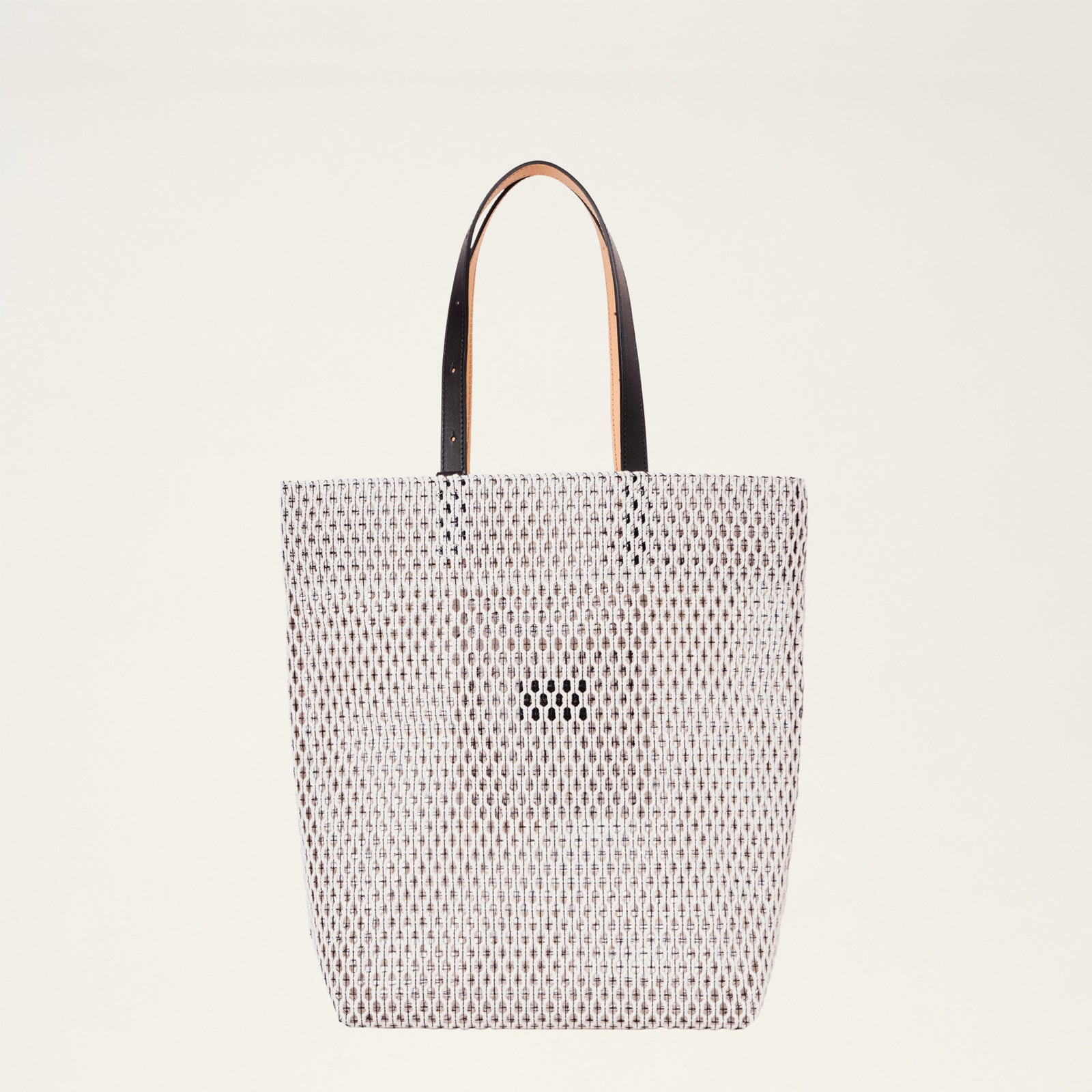 GAP - BLACK×NUDE – MARY AL TERNA