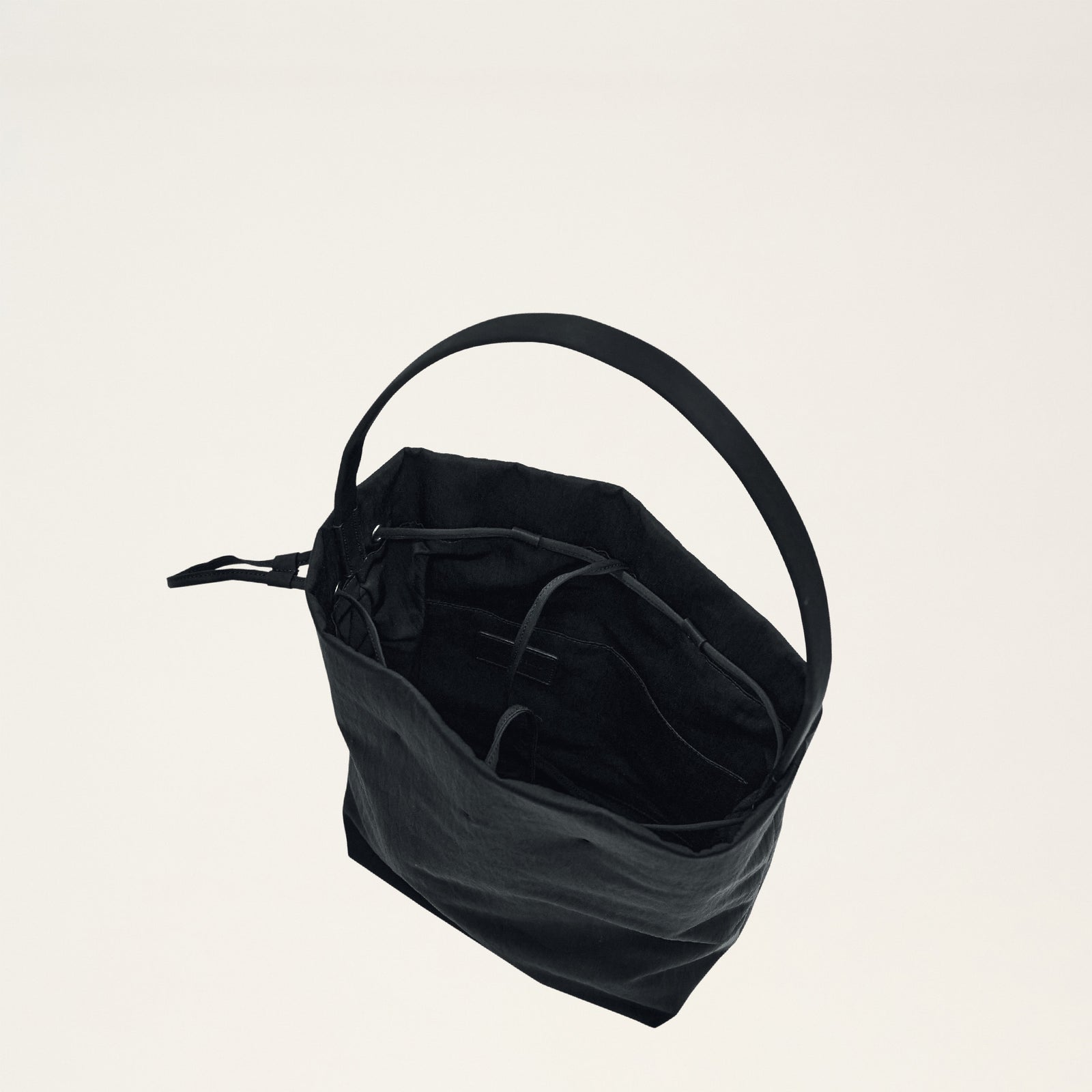 おるたーな WRAPPING - BLACK (RECYCLED NYLON) – MARY AL TERNA