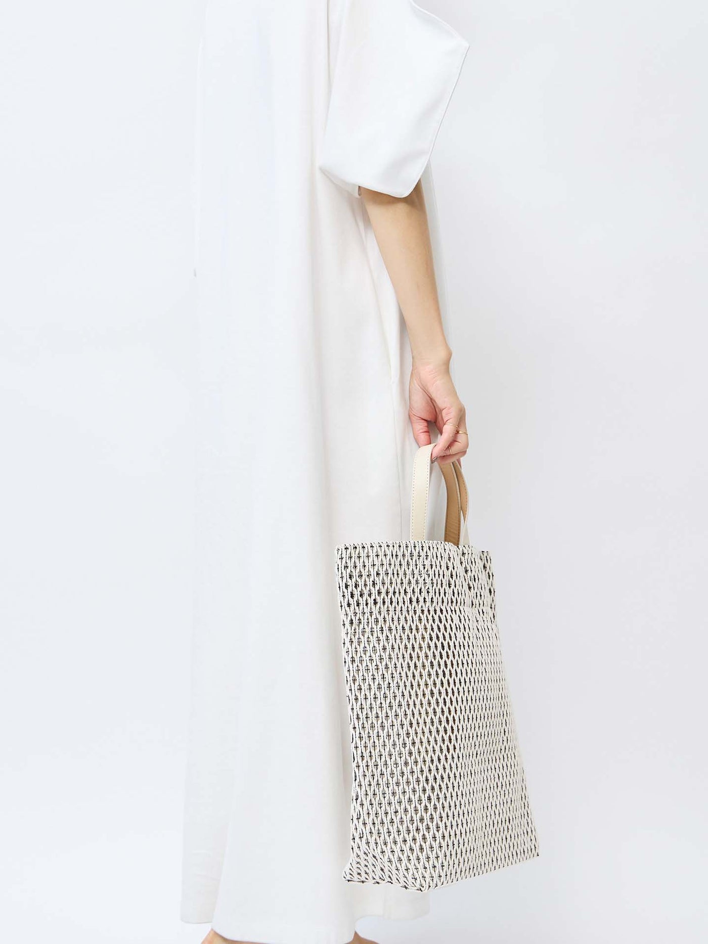 MARY AL TERNA GAP トートバッグ NUDE ベージュ カゴバッグ MARY AL TERNA GAP トートバッグ NUDE ベージュ カゴバッグ 一部